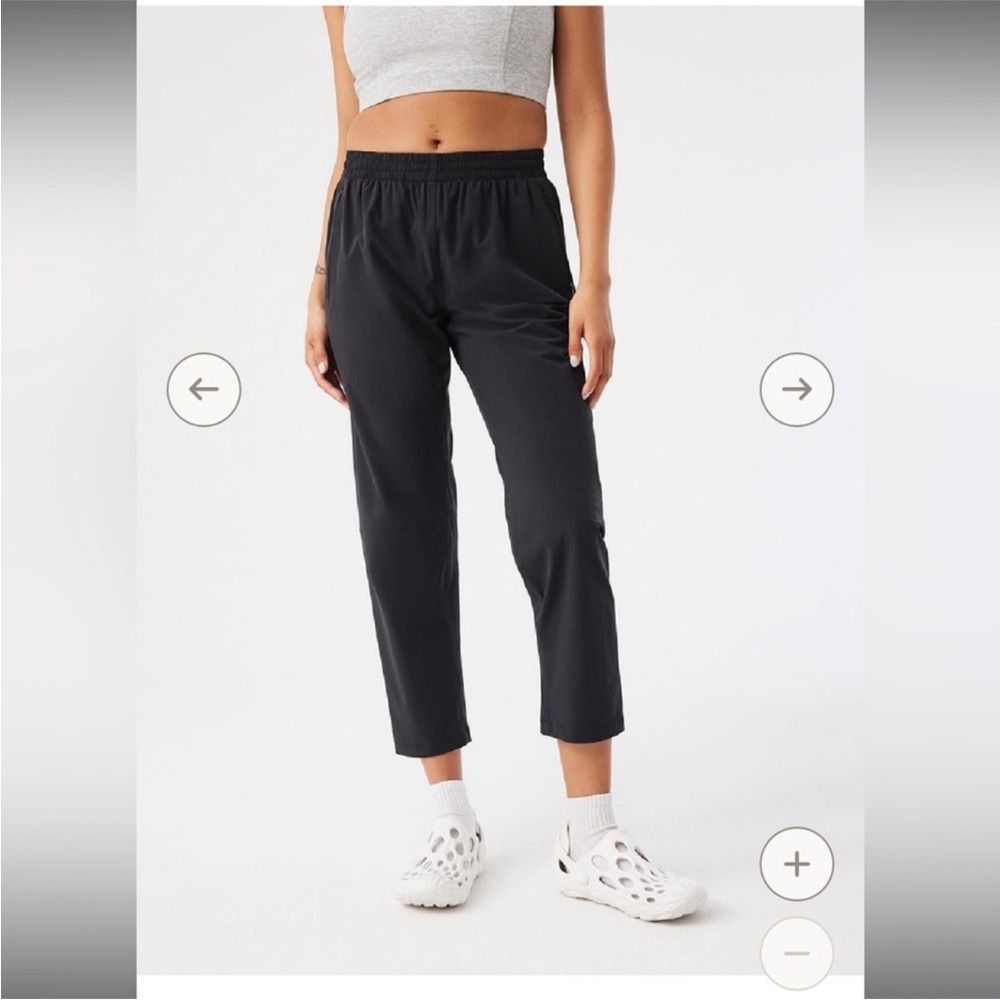 Outdoor Voices Black Cropped Active Pants
